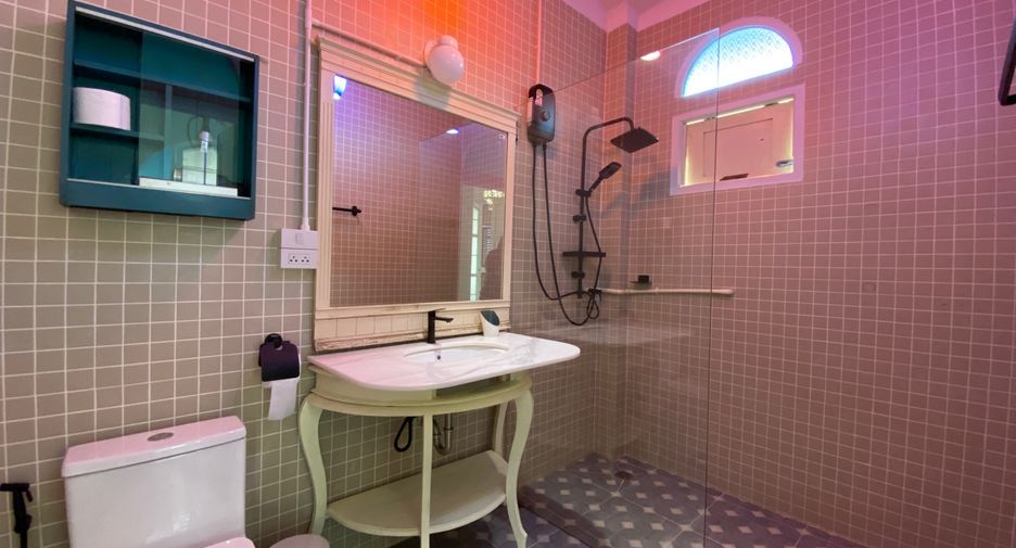 Haus zur Miete und zum Kauf mit 5 Zimmer in Mueang Chiang Mai, Chiang Mai