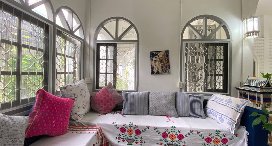 Haus zur Miete und zum Kauf mit 5 Zimmer in Mueang Chiang Mai, Chiang Mai