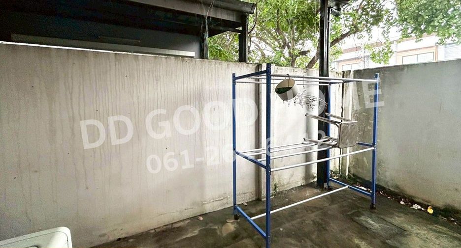 À vendre 3 chambres maison de ville à Mueang Nonthaburi, Nonthaburi