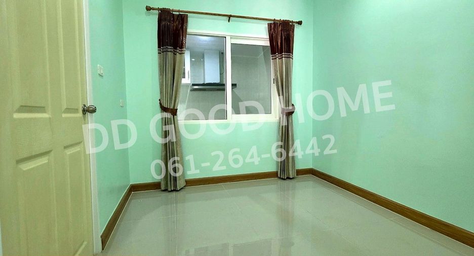For sale 4 bedrooms townhouse in Mueang Samut Sakhon, Samut Sakhon