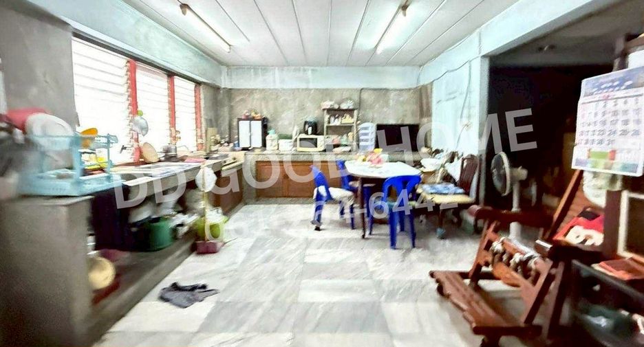 For sale 6 bedrooms retail Space in Phasi Charoen, Bangkok