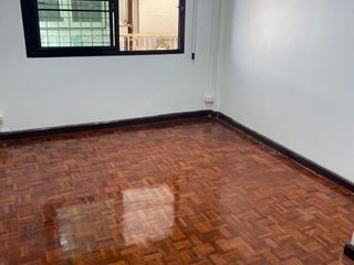 For rent 3 bedrooms townhouse in Khlong Toei, Bangkok