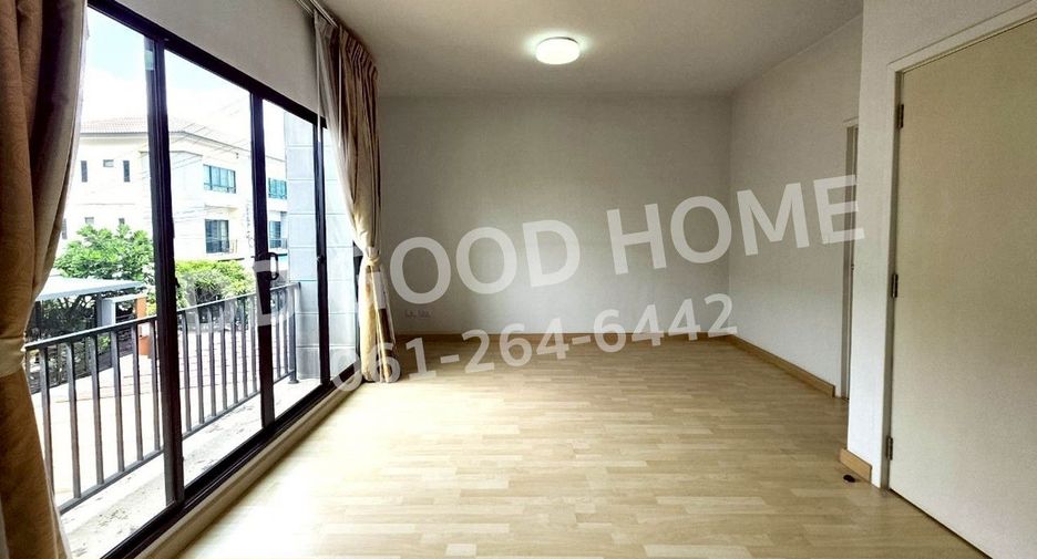 For sale 3 bedrooms townhouse in Bang Khae, Bangkok