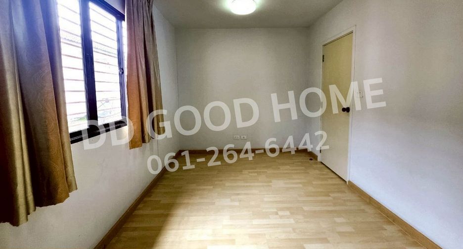 For sale 3 bedrooms townhouse in Bang Khae, Bangkok