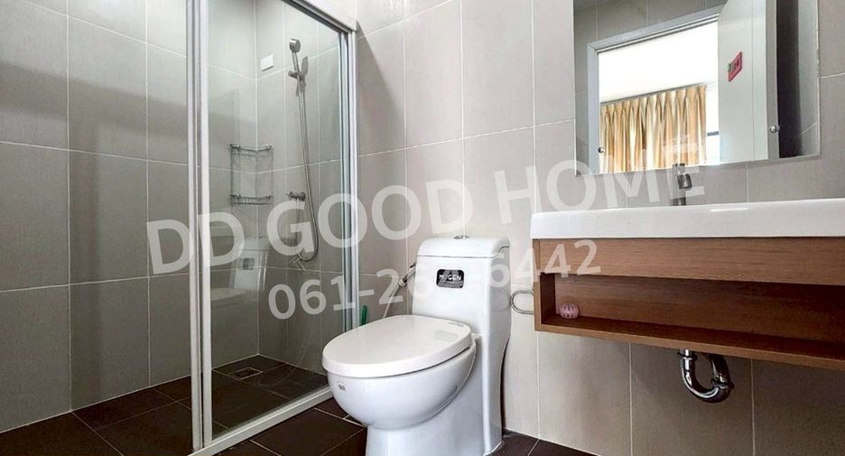 For sale 3 bedrooms townhouse in Bang Khae, Bangkok