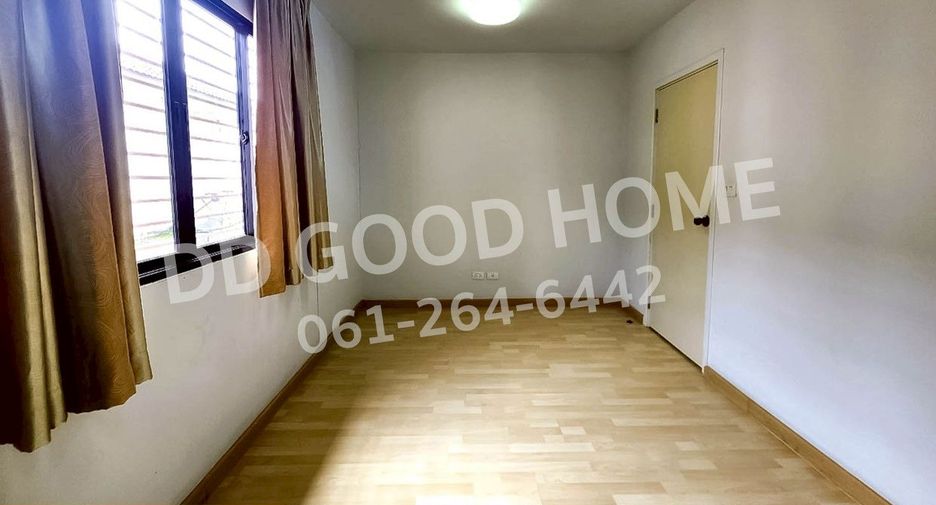 Reihenhaus zum Kauf mit 3 Zimmer in Bang Khae, Bangkok