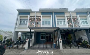For sale 4 bedrooms townhouse in Don Mueang, Bangkok