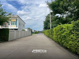 For sale 4 bedrooms townhouse in Don Mueang, Bangkok