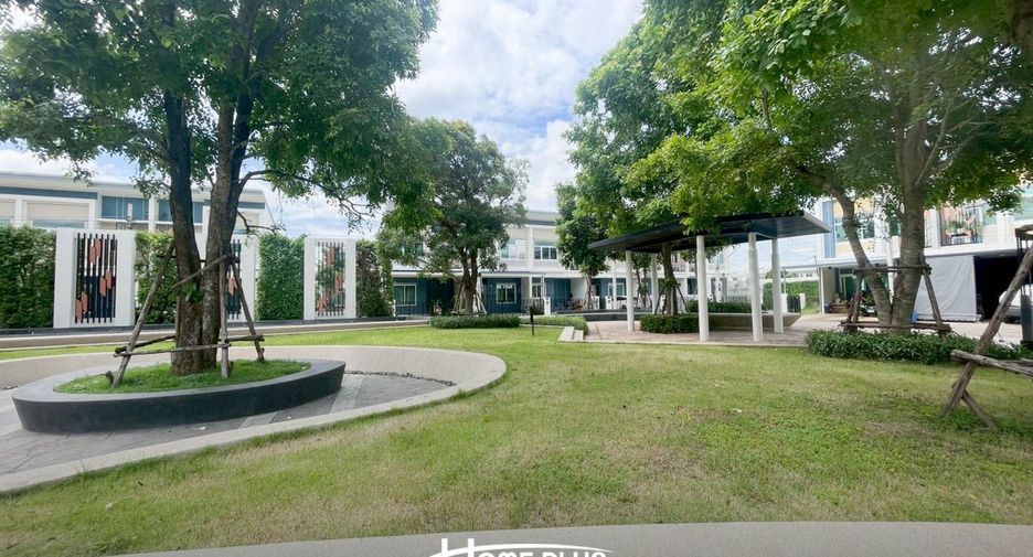 For sale 4 bedrooms townhouse in Don Mueang, Bangkok
