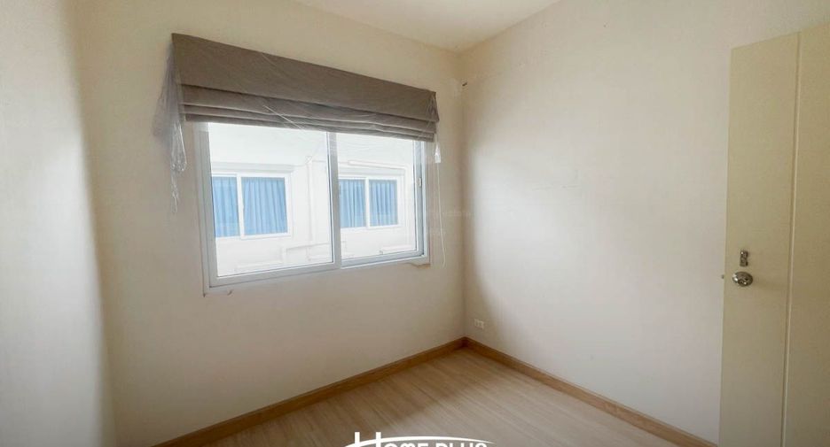 For sale 4 bedrooms townhouse in Don Mueang, Bangkok