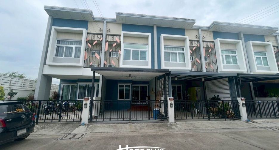 For sale 4 bedrooms townhouse in Don Mueang, Bangkok