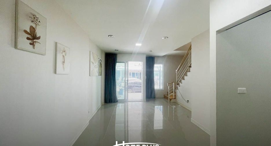 For sale 4 bedrooms townhouse in Don Mueang, Bangkok