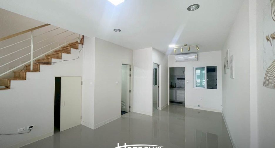 For sale 4 bedrooms townhouse in Don Mueang, Bangkok