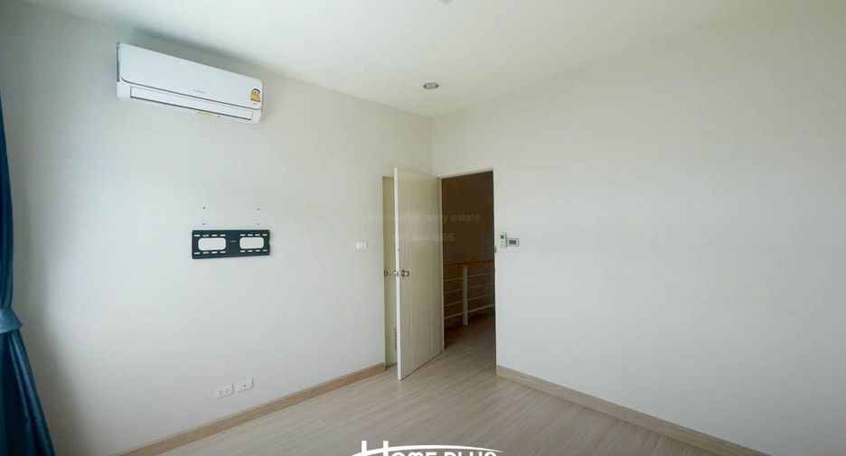 For sale 4 bedrooms townhouse in Don Mueang, Bangkok