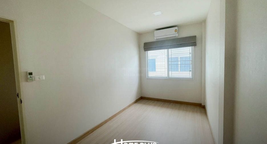For sale 4 bedrooms townhouse in Don Mueang, Bangkok