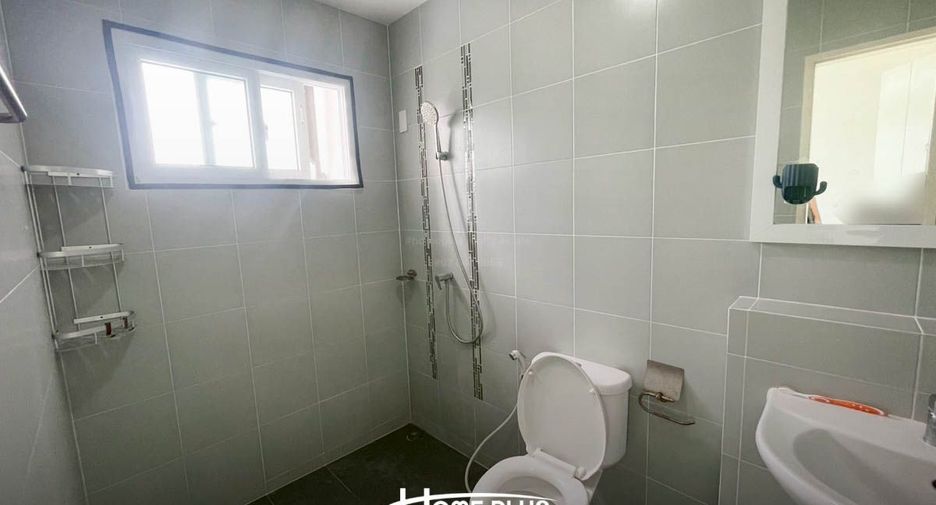 For sale 4 bedrooms townhouse in Don Mueang, Bangkok