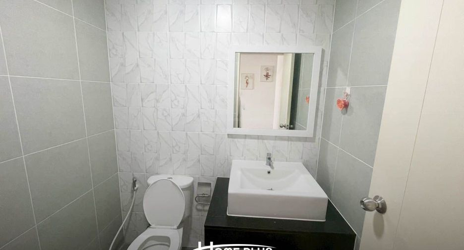 For sale 4 bedrooms townhouse in Don Mueang, Bangkok