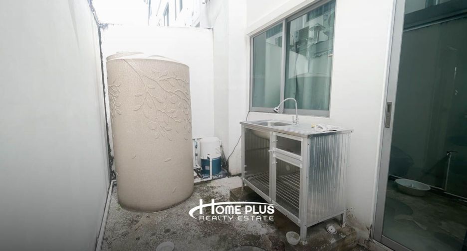 For sale 3 bedrooms townhouse in Pak Kret, Nonthaburi