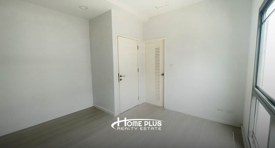 For sale 3 bedrooms townhouse in Pak Kret, Nonthaburi