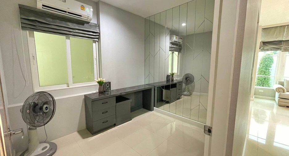 Haus zur Miete mit 4 Zimmer in Bang Khen, Bangkok