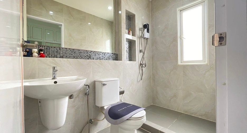 Haus zur Miete mit 4 Zimmer in Bang Khen, Bangkok
