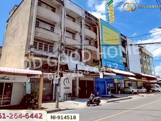 For sale 3 bedrooms retail Space in Wang Thonglang, Bangkok
