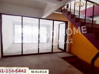 For sale 3 bedrooms retail Space in Wang Thonglang, Bangkok