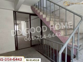 For sale 3 bedrooms retail Space in Wang Thonglang, Bangkok