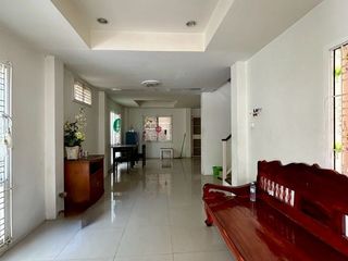 Casa adosada en alquiler de 3 habitaciones en Si Racha, Chonburi