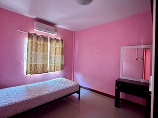 Casa adosada en alquiler de 3 habitaciones en Si Racha, Chonburi