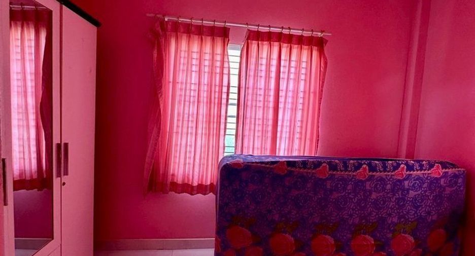 For rent 3 bedrooms townhouse in Si Racha, Chonburi