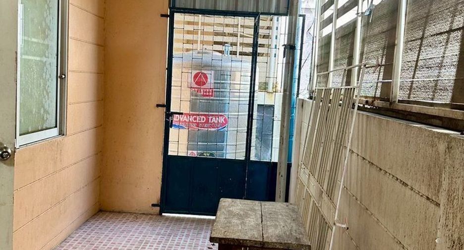 For rent 3 bedrooms townhouse in Si Racha, Chonburi