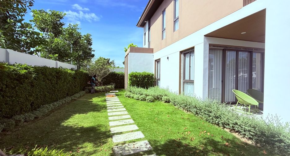 For sale 4 bedrooms house in Bang Lamung, Chonburi