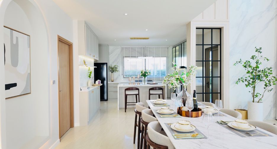 For sale 4 bedrooms house in Bang Lamung, Chonburi