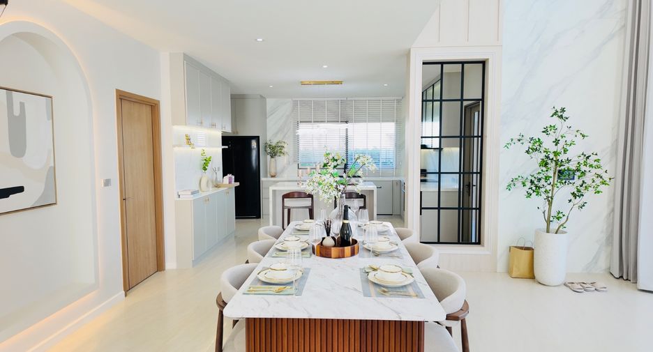 For sale 4 bedrooms house in Bang Lamung, Chonburi