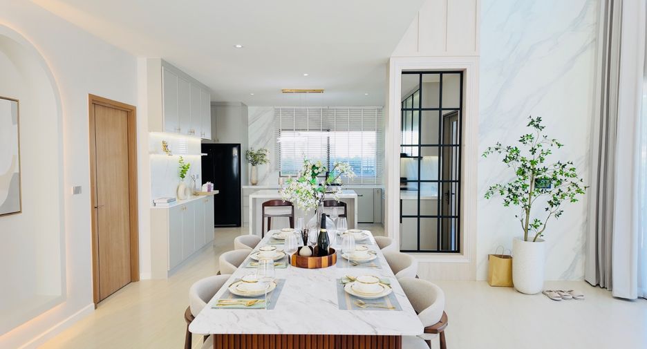 For sale 4 bedrooms house in Bang Lamung, Chonburi