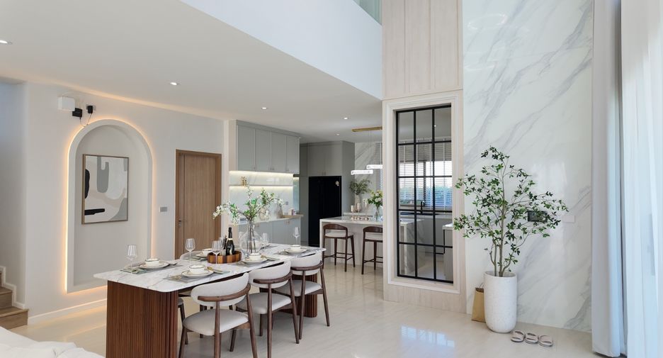 For sale 4 bedrooms house in Bang Lamung, Chonburi