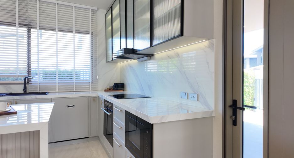 For sale 4 bedrooms house in Bang Lamung, Chonburi