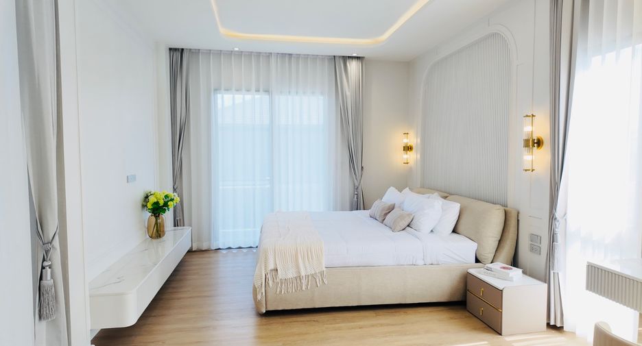 For sale 4 bedrooms house in Bang Lamung, Chonburi