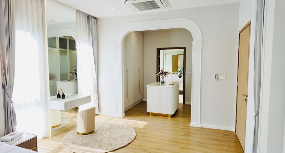 For sale 4 bedrooms house in Bang Lamung, Chonburi