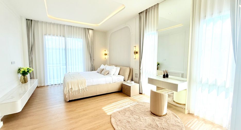 For sale 4 bedrooms house in Bang Lamung, Chonburi