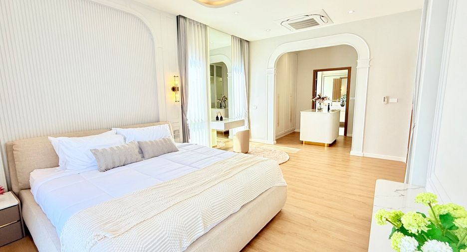 For sale 4 bedrooms house in Bang Lamung, Chonburi
