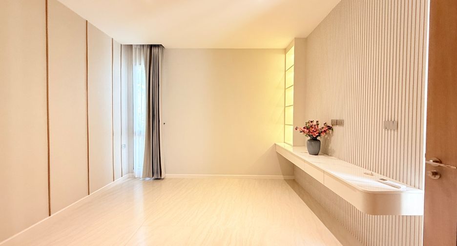 For sale 4 bedrooms house in Bang Lamung, Chonburi