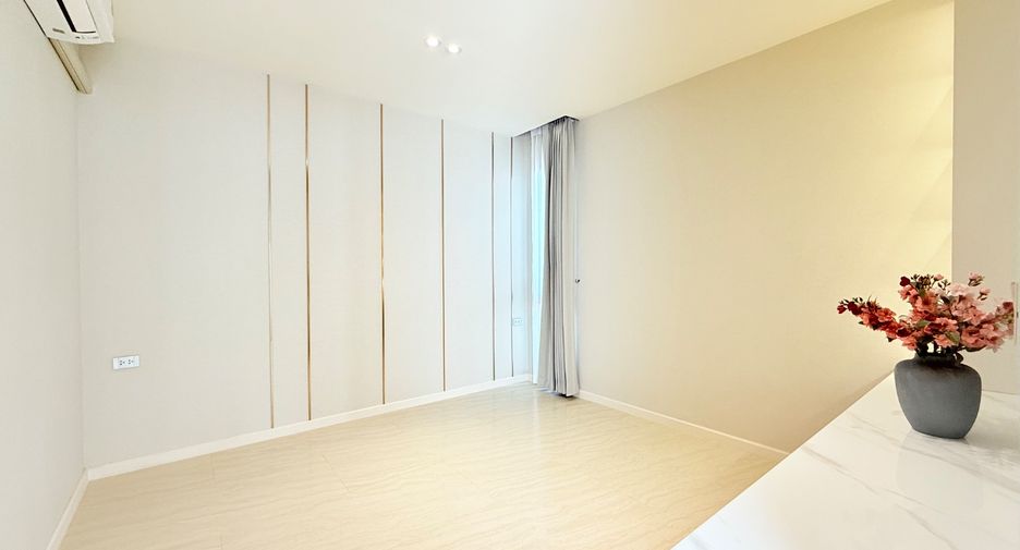 For sale 4 bedrooms house in Bang Lamung, Chonburi
