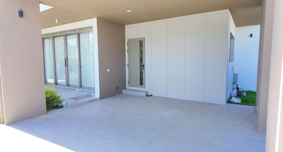 For sale 4 bedrooms house in Bang Lamung, Chonburi
