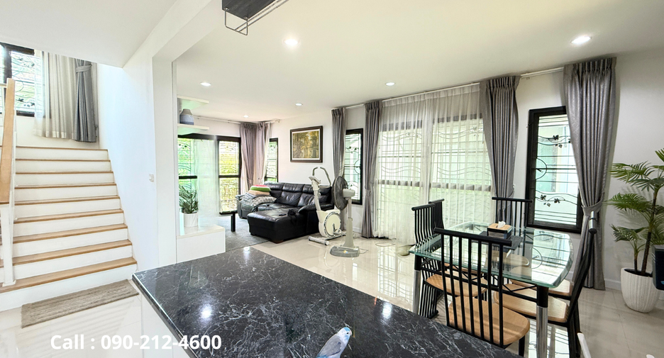 For sale 3 bedrooms house in Lat Krabang, Bangkok