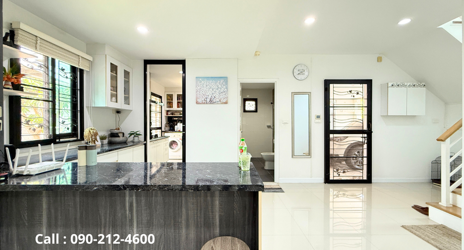 For sale 3 bedrooms house in Lat Krabang, Bangkok