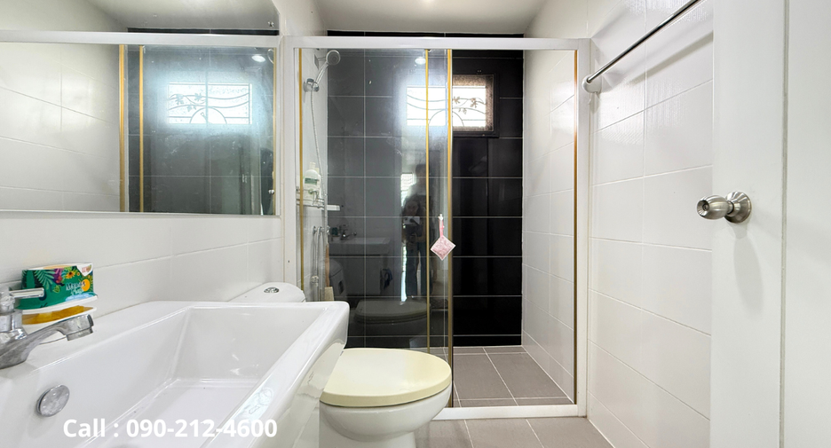 For sale 3 bedrooms house in Lat Krabang, Bangkok