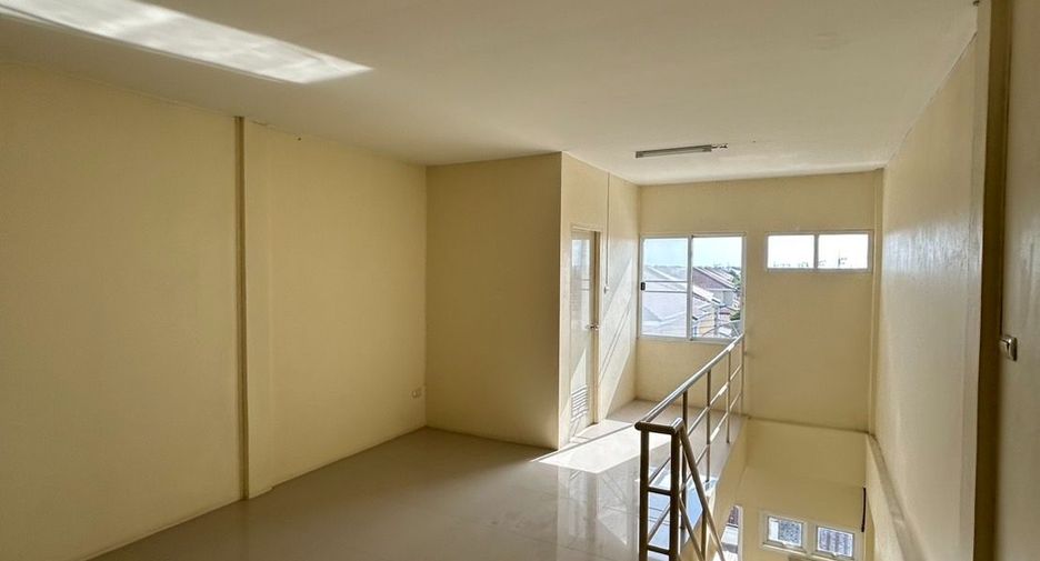 Gewerbefläche zum Kauf mit 2 Zimmer in Mueang Chon Buri, Chonburi