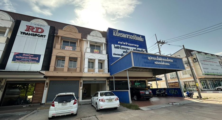 Gewerbefläche zum Kauf mit 2 Zimmer in Mueang Chon Buri, Chonburi